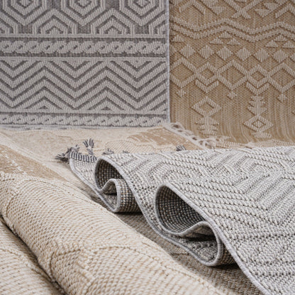 Guros Medallion Indoor / Outdoor Area Rug with Stain Resistance - Dark Gray or White