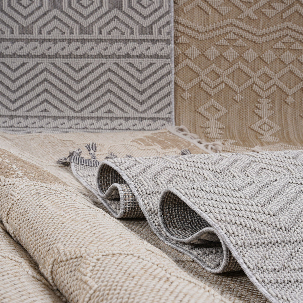Guros Medallion Indoor / Outdoor Area Rug with Stain Resistance - Dark Gray or White