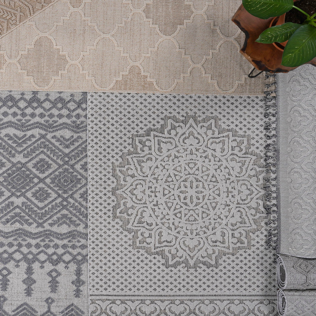 Guros Medallion Indoor / Outdoor Area Rug with Stain Resistance - Dark Gray or White